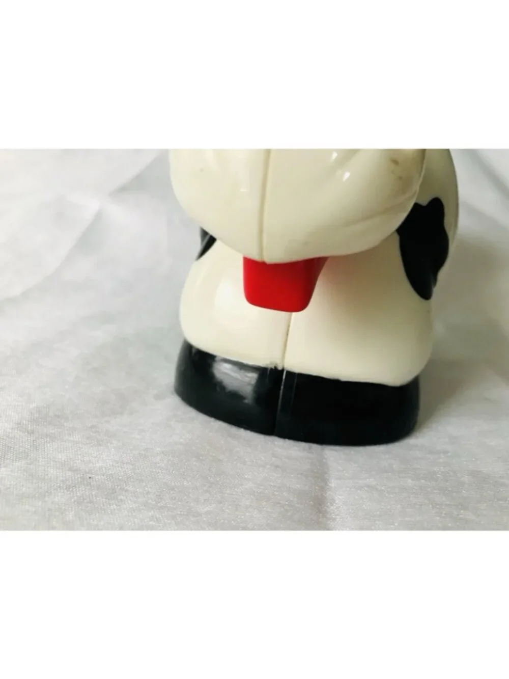Fisher-Price Barnyard Basics Cow Working Flashlight featuring a Mooing Sound